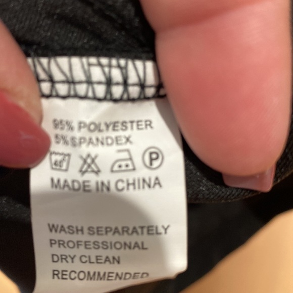 DONATED POGTMM black, off-the-shoulder/cold-shoulder , black dress. Size XXL - Picture 7 of 7